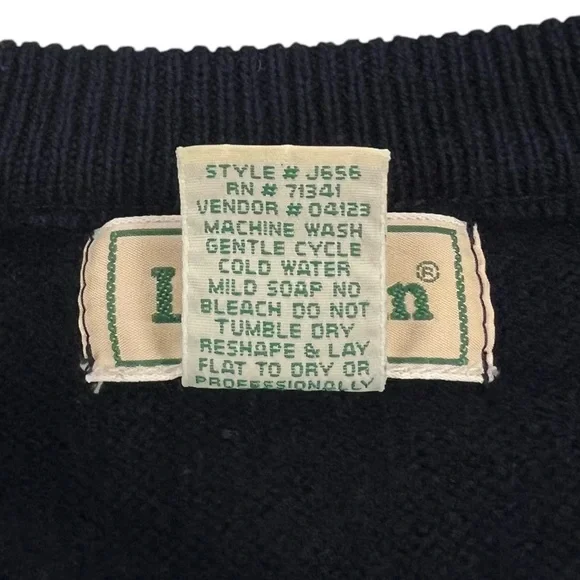 LL Bean Mens Large Sweater 100% Lambswool Crewneck Made in Scotland Blue Vintage